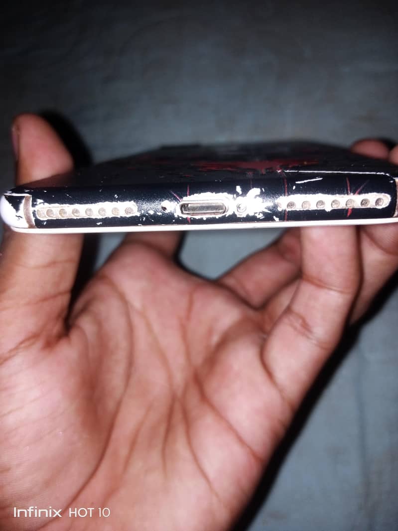 Apple iPhone 8 Plus 4