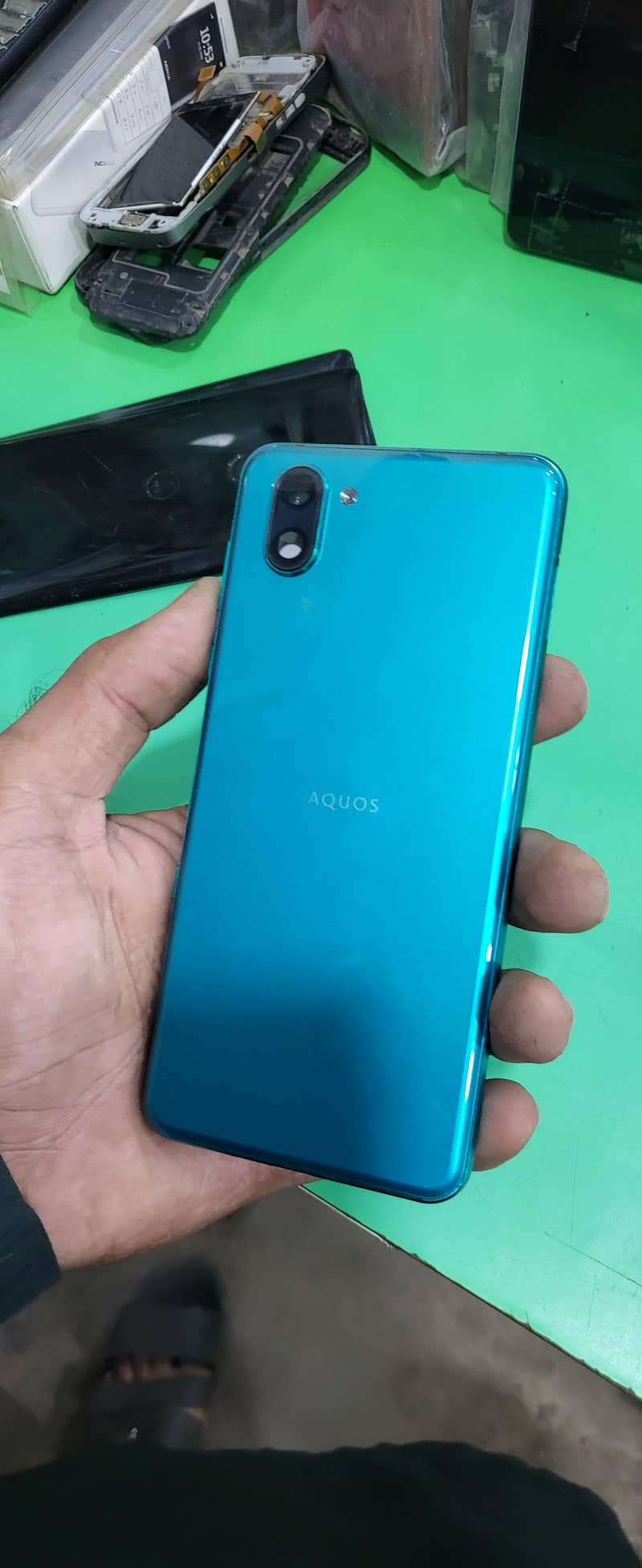 Sharp Aquos R2 0