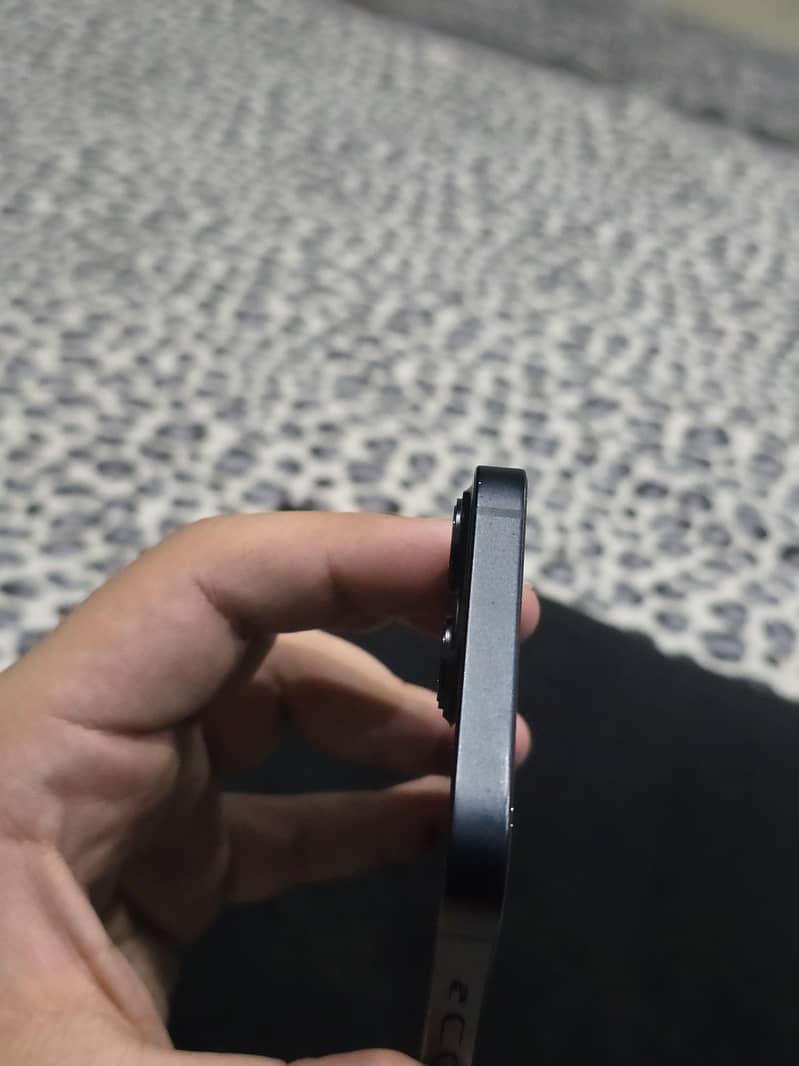 Apple iPhone 13 4
