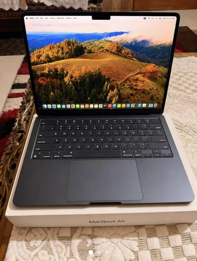MacBook Air m2 16 GB 100% Battery