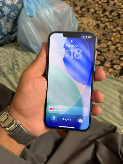 Apple iPhone 13