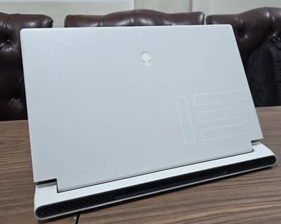 Dell Alienware M15 R4 Gaming Laptop - Comet Lake -