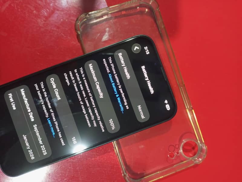 Apple iPhone 16e 5