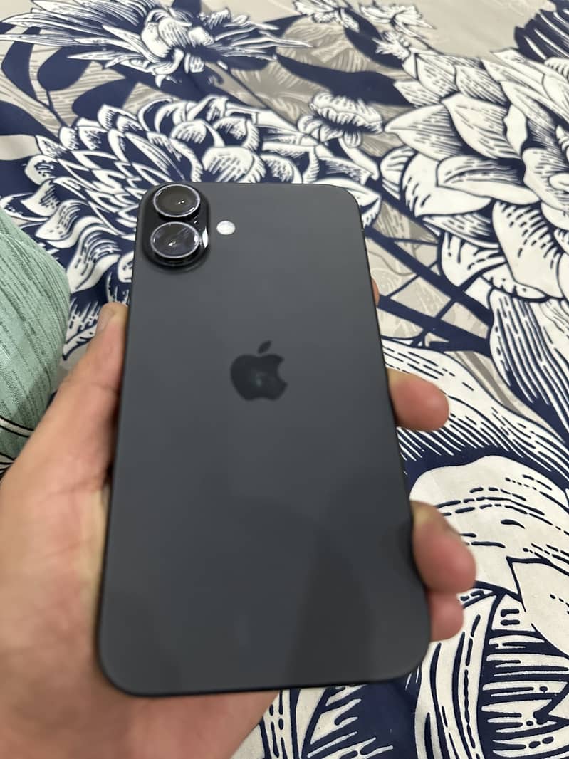 Apple iPhone 16 Plus 0