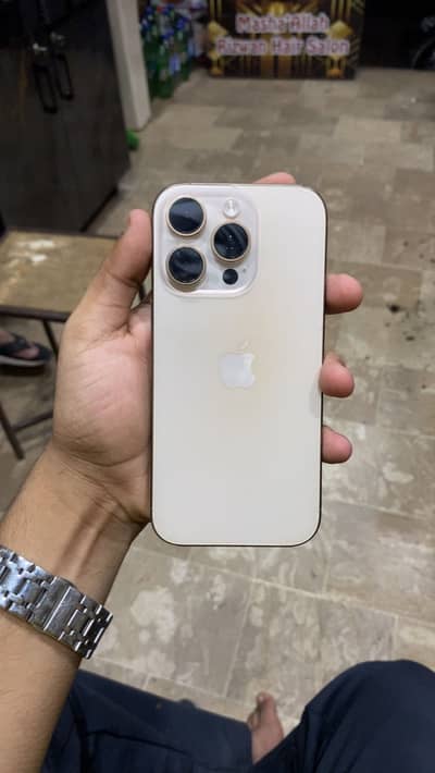 Apple iPhone 16 Pro all ok hai
