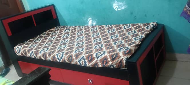 Single bed with two draws