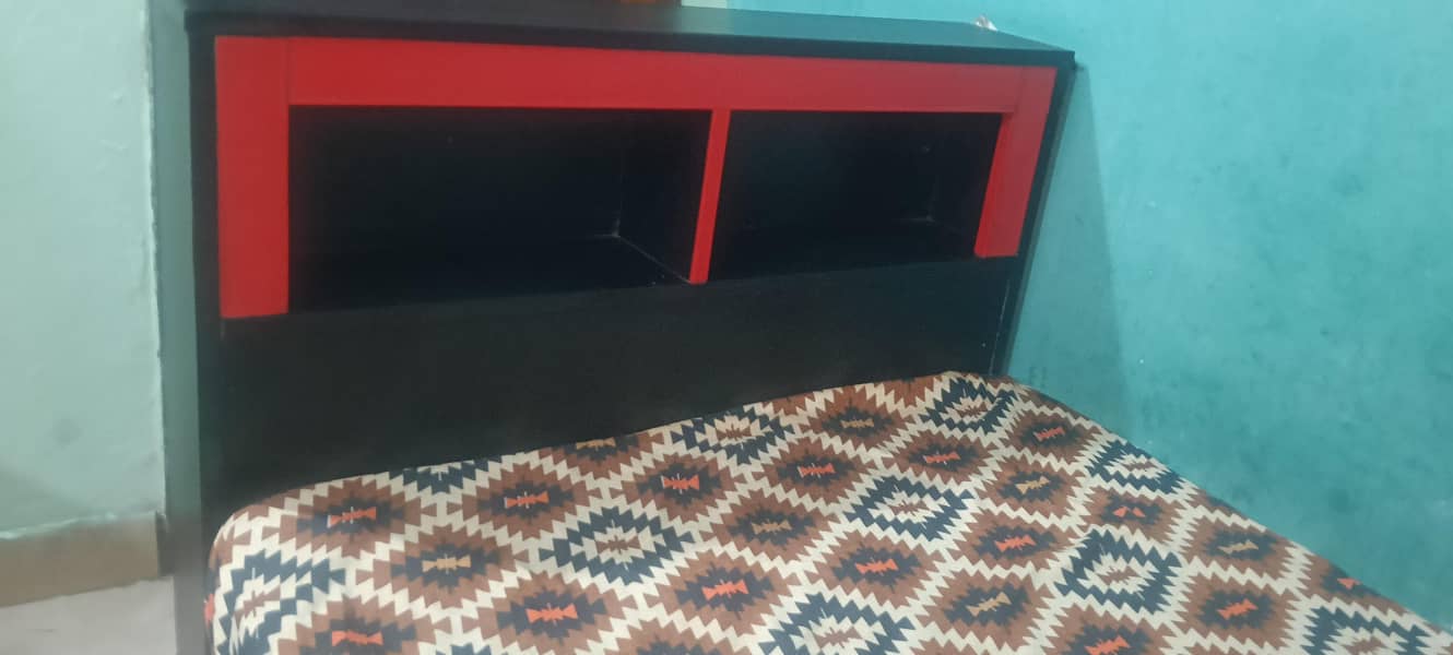 Single bed with two draws 1