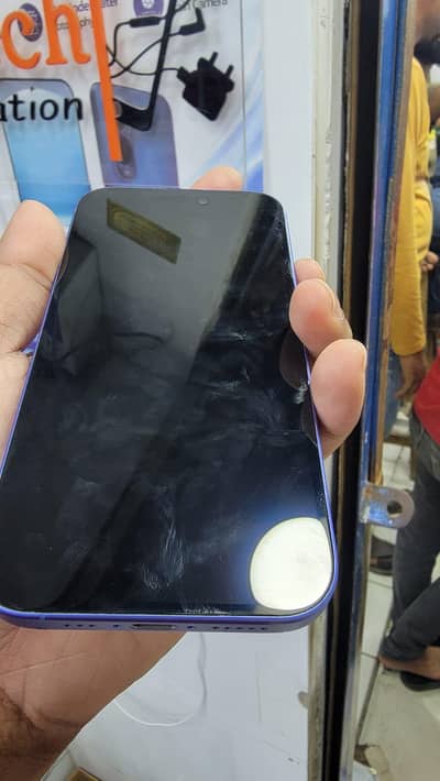 Apple iPhone 16