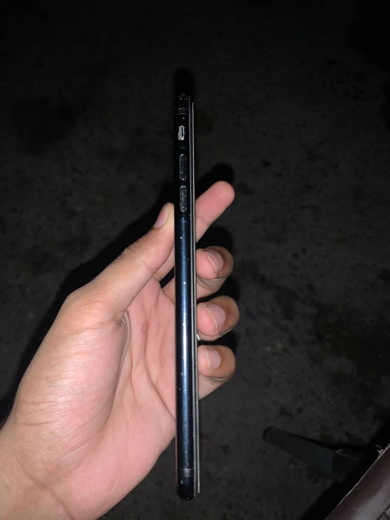 Apple iPhone 7 Plus 0