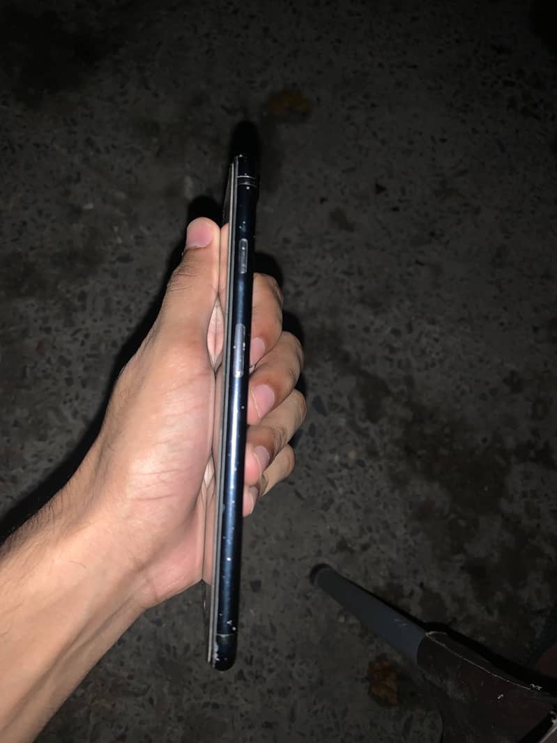 Apple iPhone 7 Plus 1
