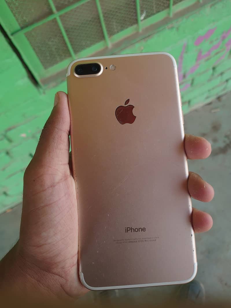 Apple iPhone 7 Plus 1