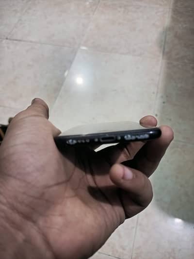 Apple iPhone 7