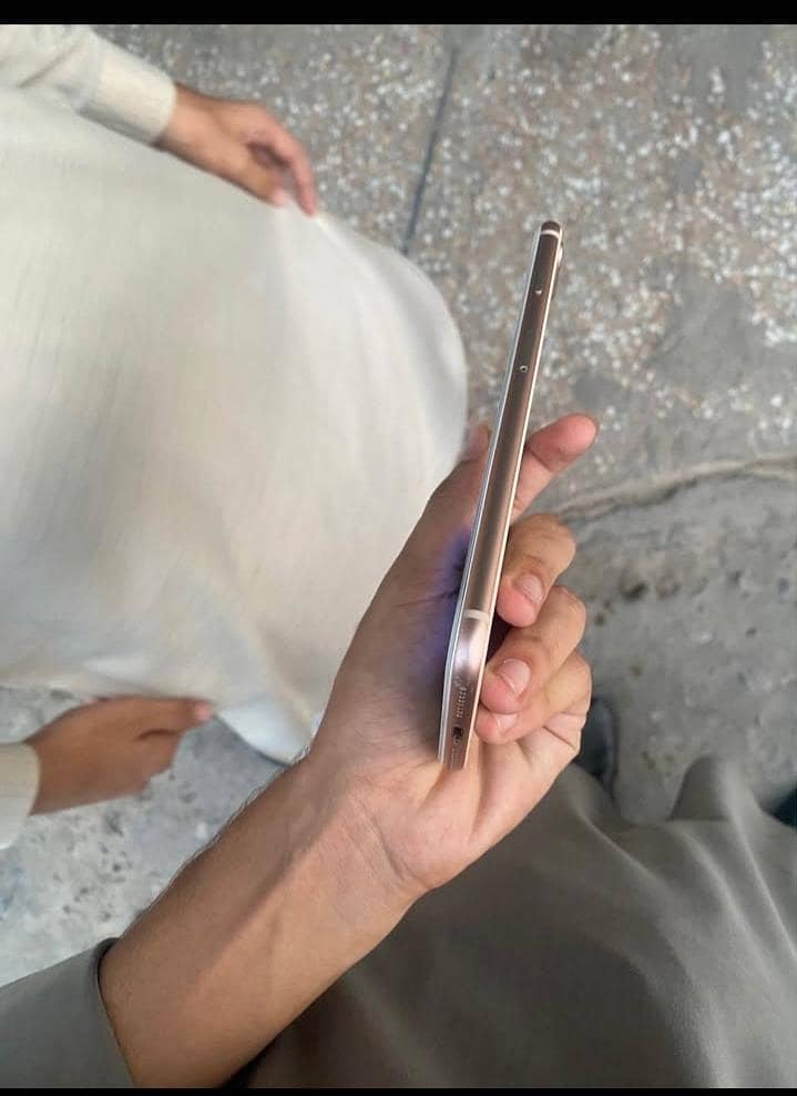 Apple iPhone 8 Plus 2