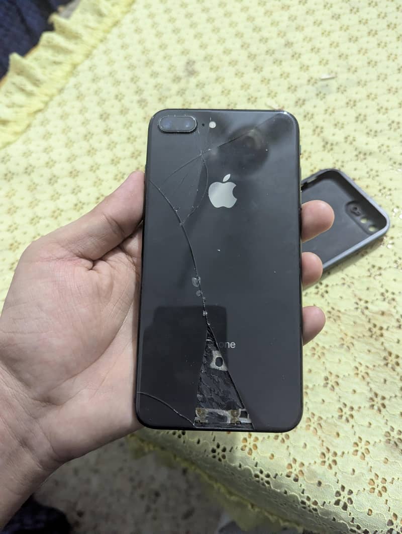 Apple iPhone 8 Plus 8