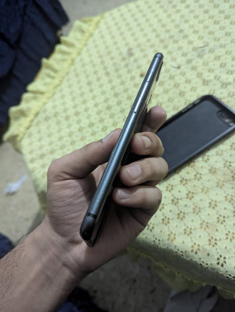 Apple iPhone 8 Plus 12