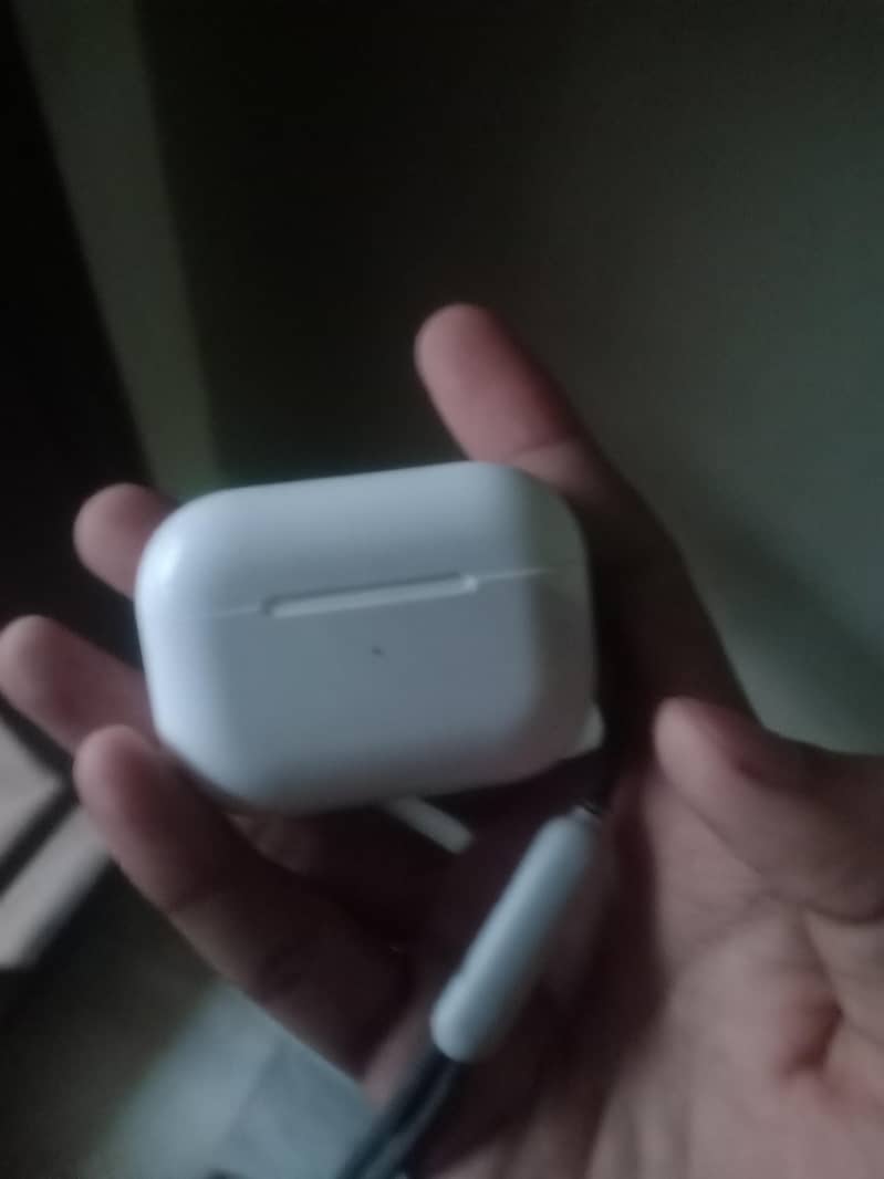 ear pods 0