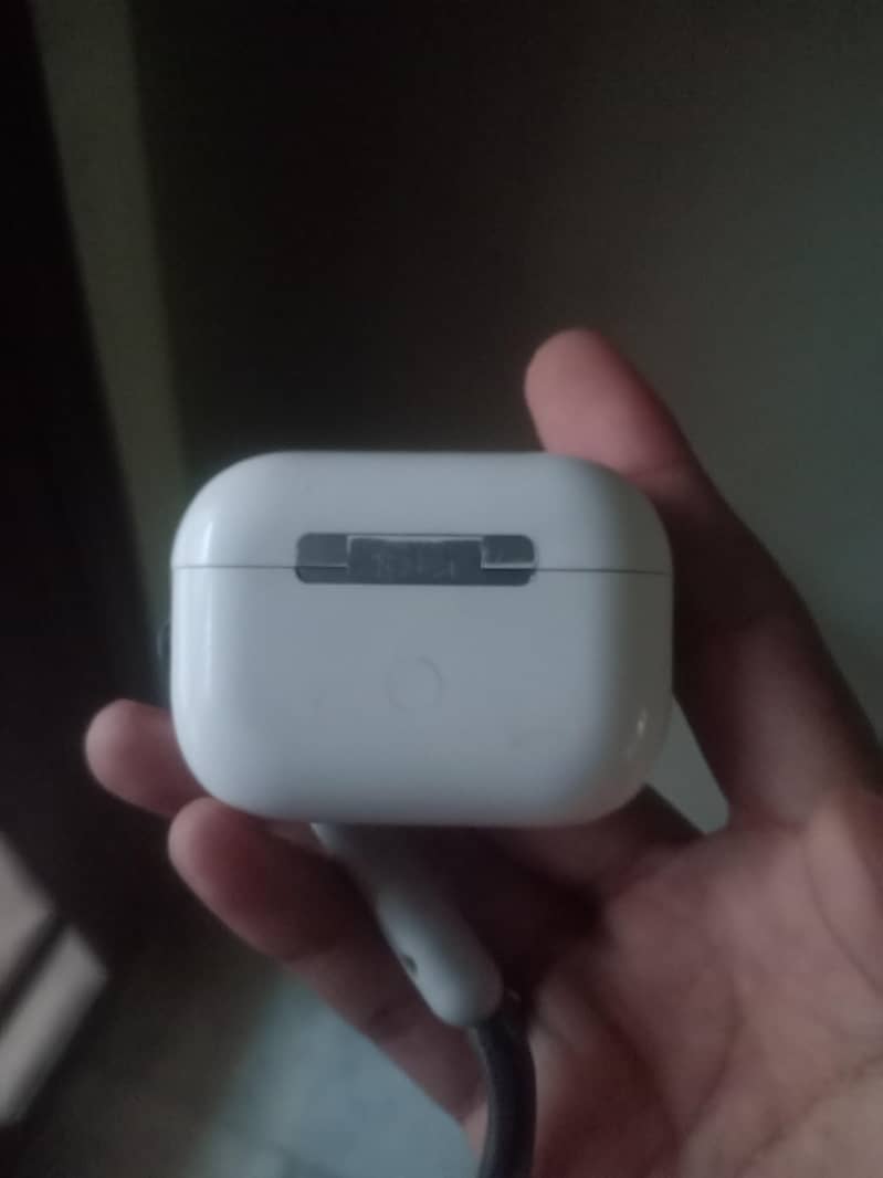 ear pods 1