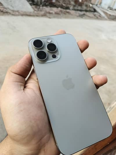 Apple iPhone 16 Pro Max
