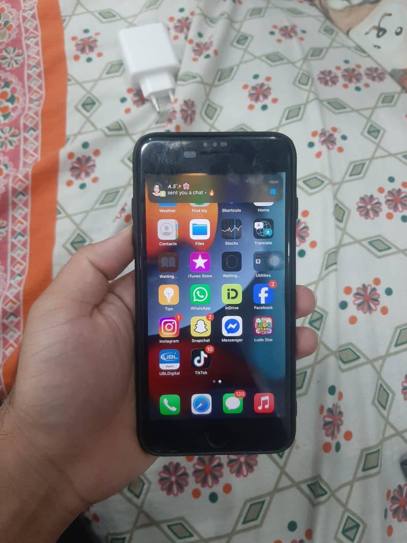 Apple iPhone 7 Plus 0