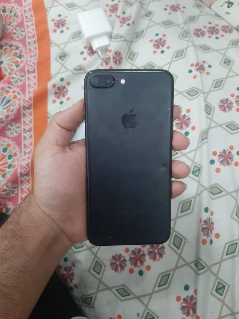 Apple iPhone 7 Plus 1