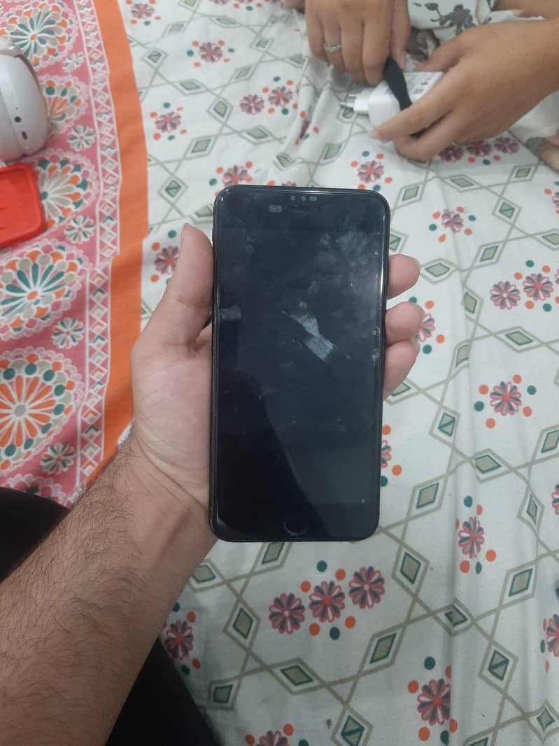 Apple iPhone 7 Plus 2
