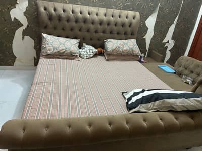 Decent bed set with dewan