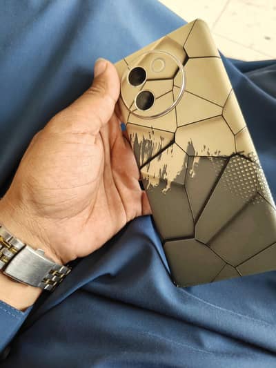 Vivo V30e 5G 10/10 lush condition All Ok With Box Chgar