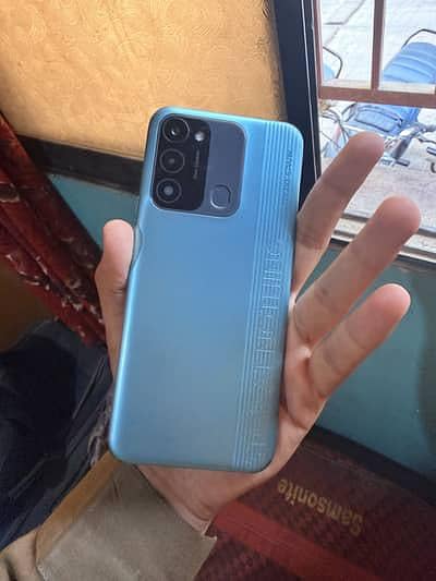 Tecno Spark 8C 4/64 like new