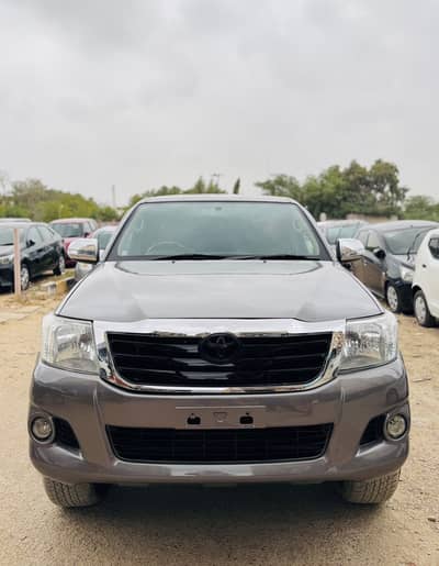 Toyota Hilux 2014
