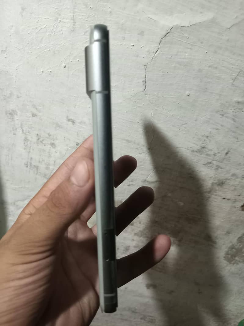 Google Pixel 8 2