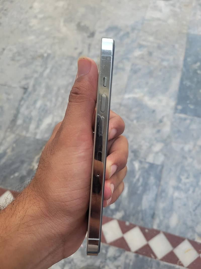 Apple iPhone 13 Pro 2
