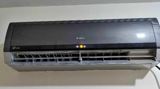 Gree 1 Ton inverter ac dc for sale my whatsapp 0327=31=58=428