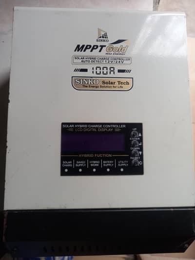 MPPT (gold) Sinko solar hybrid charge controller. 100 Amp 12V/24V