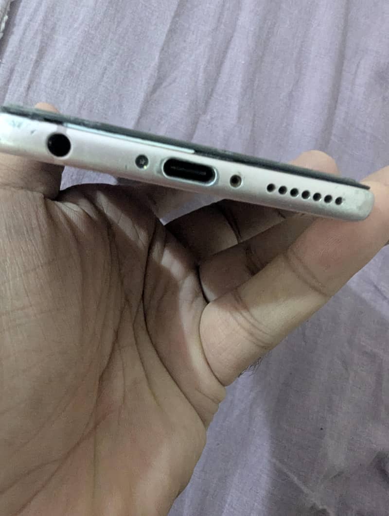 Huawei Nova 2 Plus 3
