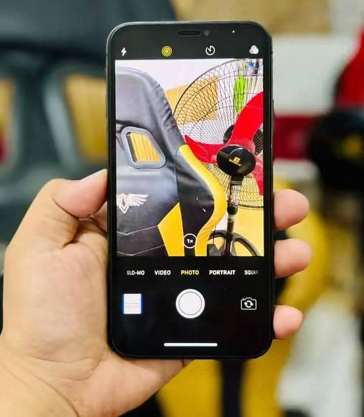 Apple iPhone X 3