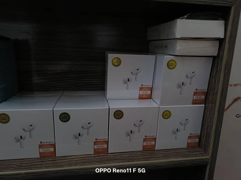 PRO 2 EARBUDS 1