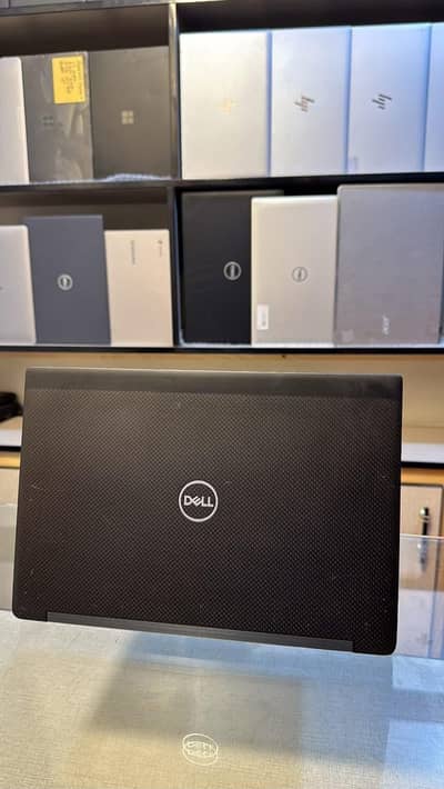 dell latitude  (8 GB ram) (256 SSD)