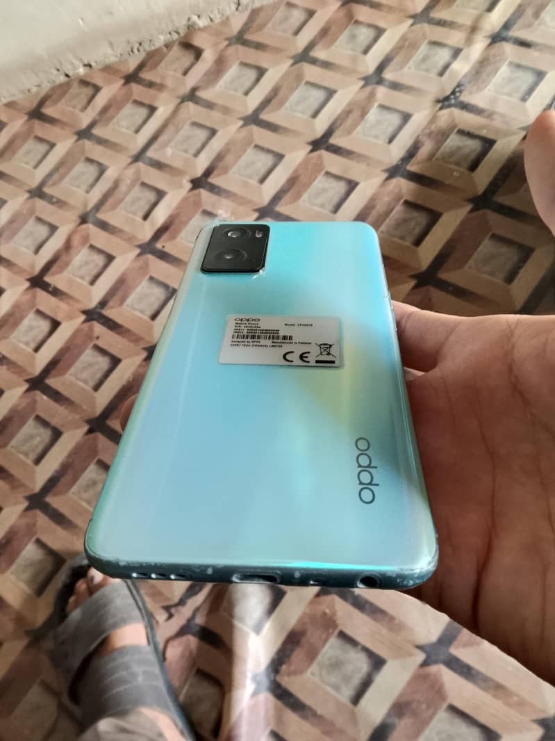 OPPO A76 1