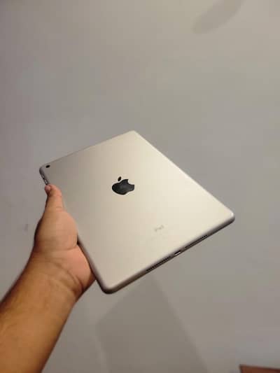 ipad 5th Generation 32 gb