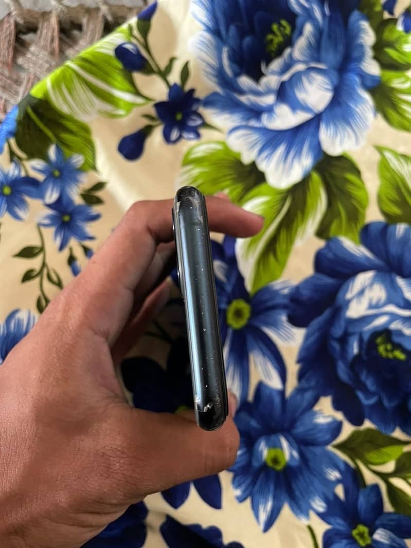 Iphone 11 pro 4