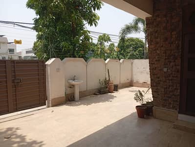 10 Marla beautiful house in dha phase 3  Z block