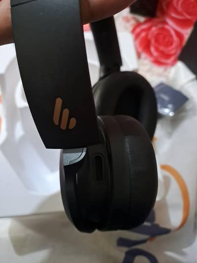 Edifier W820NB Active Noise Cancelling Bluetooth Headphones
