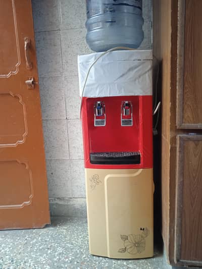 Water dispenser 8/10 condition