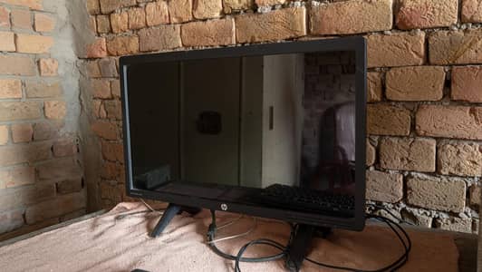 24 inches wide MONITOR