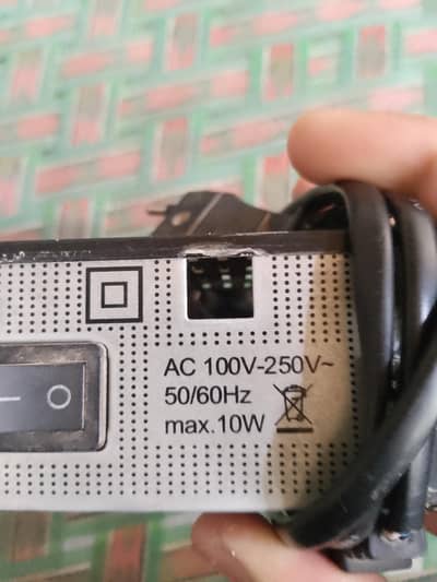 HD Receiver Box – Untested, IN Port Faulty – USB Ke Liye – Rs. 1,200