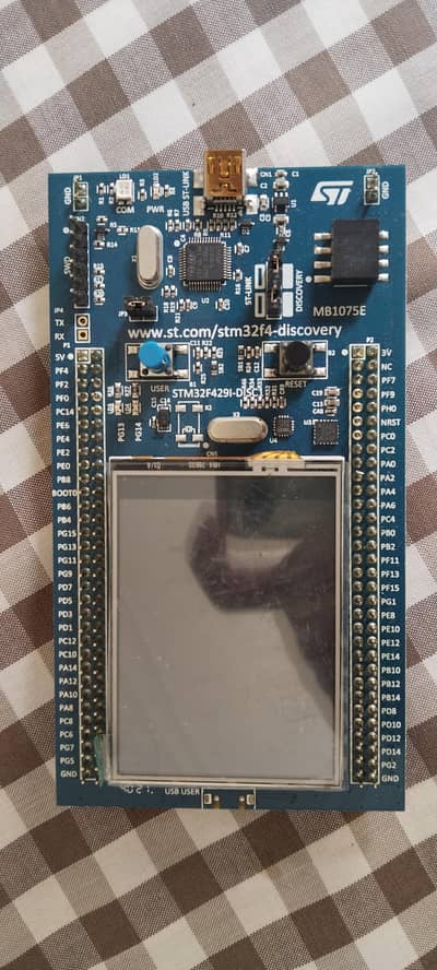STM32 F4 discovery board with lcd