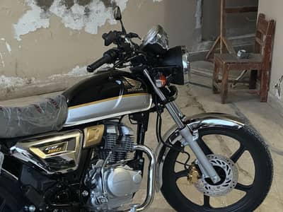 Honda CG 150 black colour 2026  Punjab number 03369800157