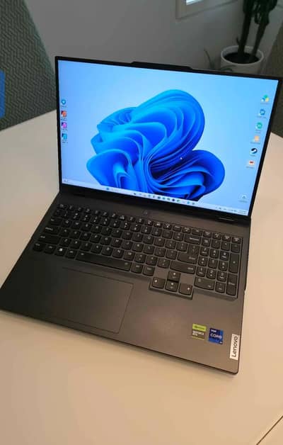 Lenovo Legion pro 7 16AFR10H