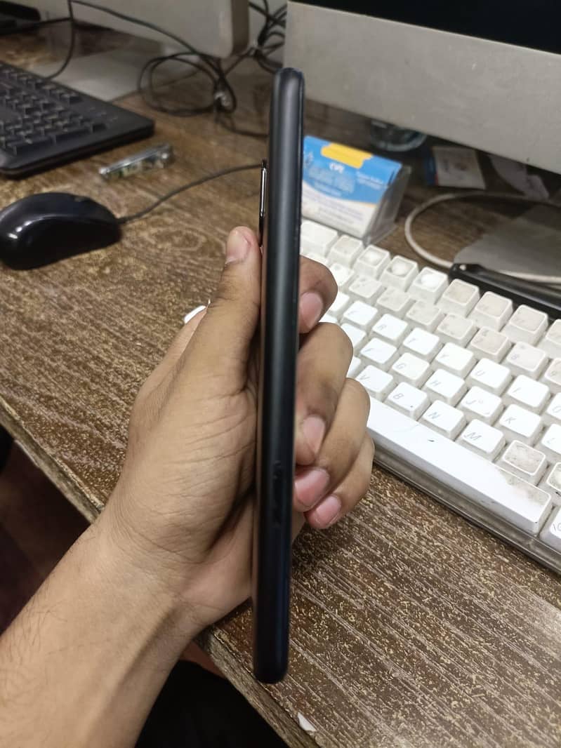 Google Pixel 4a 5