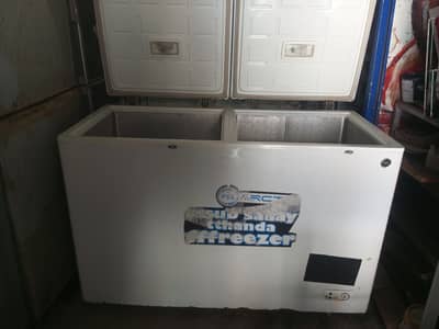 pel freezer good condition